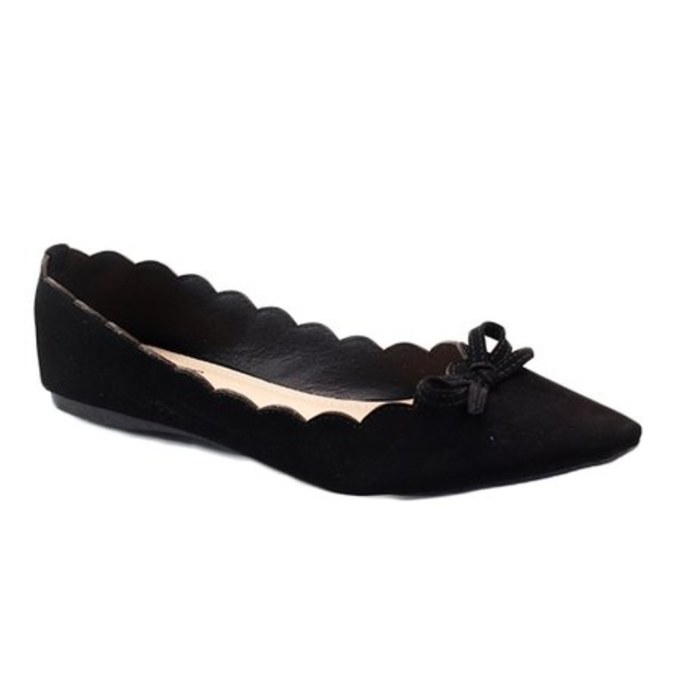 Black Scallop Edge Flat